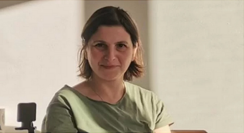 Нино Даташвили. Скриншот публикации "Новости Грузия" https://www.newsgeorgia.ge/sud-v-tbilisi-zakljuchil-pod-strazhu-aktivistku-datashvili-obvinjaemuju-v-napadenii-na-pristava/