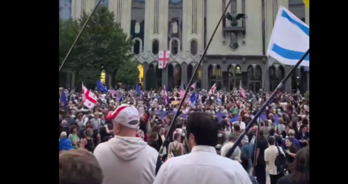 Обстановка у парламента Грузии. Стоп-кадр видео Tbilisi Life от 29.06.25, https://t.me/Tbilisi_life/40514