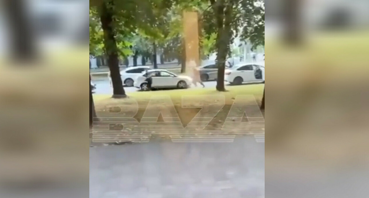 Нападение на силовиков в Нальчике. 4 июля 2025 г. Скриншот видео Baza "Телеграм-канал"