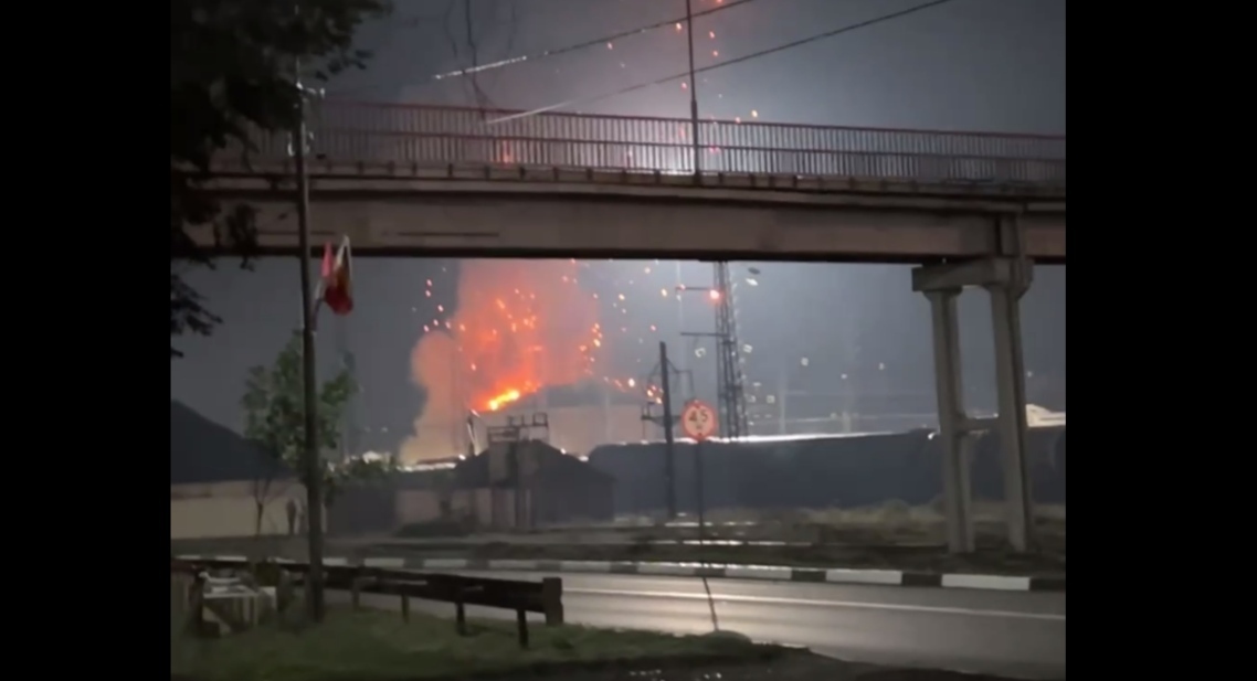 Последствия атаки беспилотника на станции поселка Каменоломни. Кадр видео https://t.me/tutina/9982