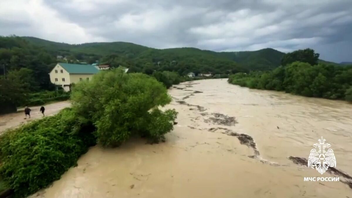 Подтопление в Туапсинском районе Краснодарского края. Август 2025 г. Скриншот видео МЧС России Подтопление в Туапсинском районе Краснодарского края. Август 2025 г. Скриншот видео МЧС России