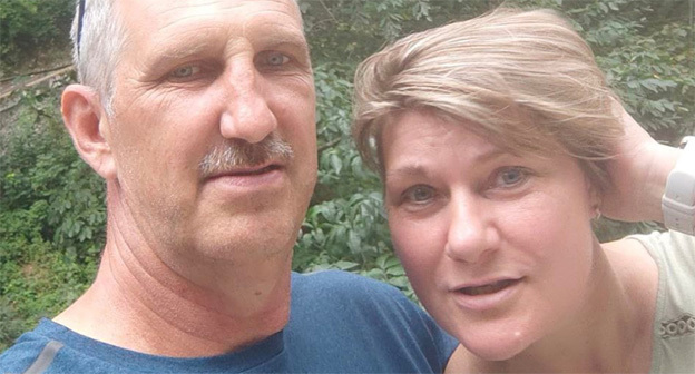 Ольга Эськова со своим мужем. Скриншот видео https://www.facebook.com/ принадлежит компании Meta, деятельность которой запрещена в России Ольга Эськова со своим мужем. Скриншот видео https://www.facebook.com/ принадлежит компании Meta, деятельность которой запрещена в России