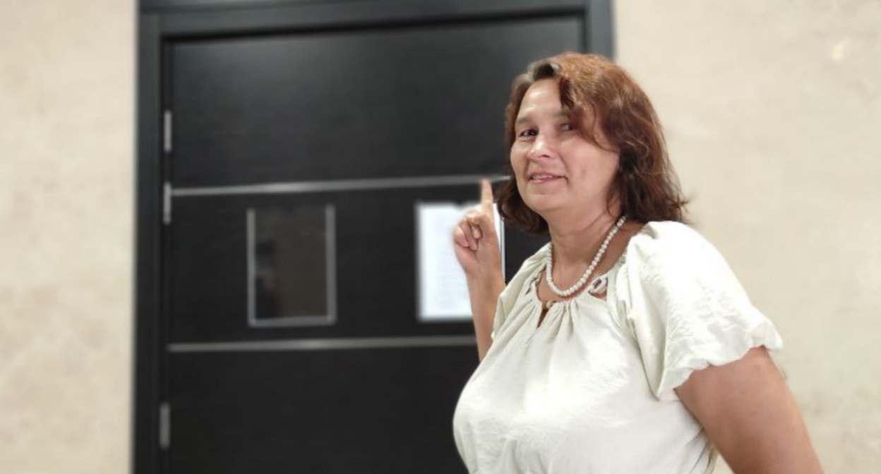 Валентина Шостак в Краснодарском краевом суде. Скриншот фото из Telegram-канала "Кубзибирком" от 14.08.25, https://t.me/kubizbirkom/626.