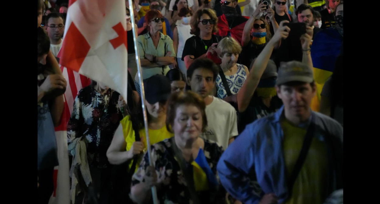 Участники марша в Тбилиси. Скриншот фото Publika от 24.08.25, https://www.facebook.com/photo?fbid=1531798984886313&set=pcb.1531799101552968