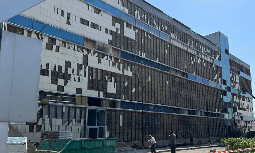 Торговый центр "Сити Центр" поврежден после атаки БПЛА. Скриншот фото из Telegram-канала администрации Краснодара от 30.08.25, https://t.me/krdru/45674