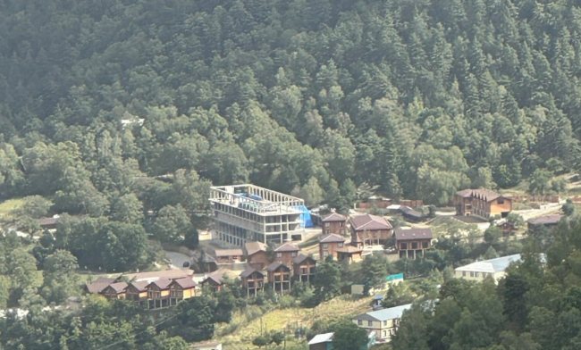 Застройка в Верхнем Гунибе. Скриншот фото из Telegram-канала "Черновик 2.0" от 16.08.25, https://t.me/chernovik_new/4157?single Застройка в Верхнем Гунибе. Скриншот фото из Telegram-канала "Черновик 2.0" от 16.08.25, https://t.me/chernovik_new/4157?single