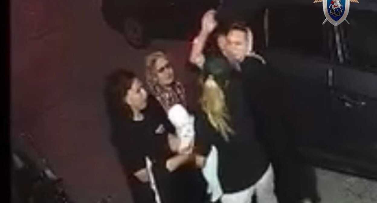 Момент нападения на жительницу Дагестана. Фото: СУ СК России по Дагестану.