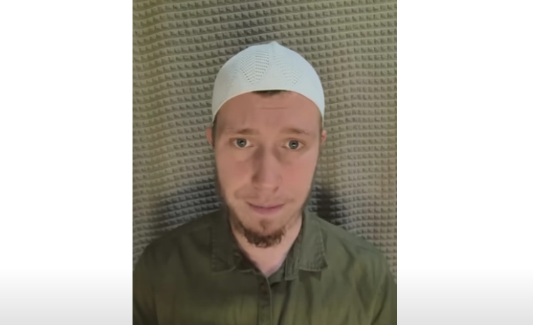 Мансур Гнеев. Стоп-кадр видео из его YouTube-канала https://www.youtube.com/@Mansur-Gneev-/videos.