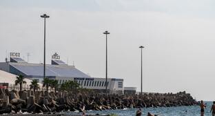 Отдыхающие у моря в Сочи. Фото: Alex 0101 / unsplash.com