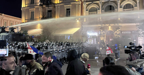 Кандидаты от правящей "Грузинской мечты" избраны мэрами во всех 64 городах, где проводились выборы, и в 26 из них набрали 100% голосов.