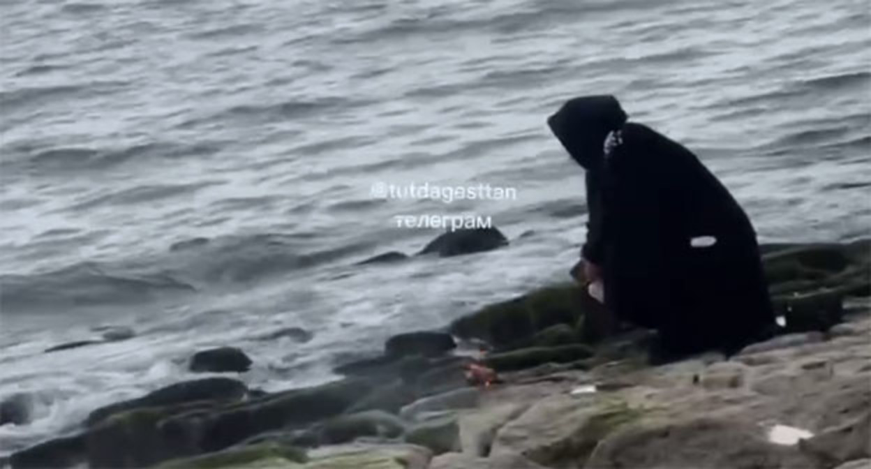 Видео с колдуньей. 15 октября 2025 г. Скриншот видео https://t.me/tutdagesttan/21108