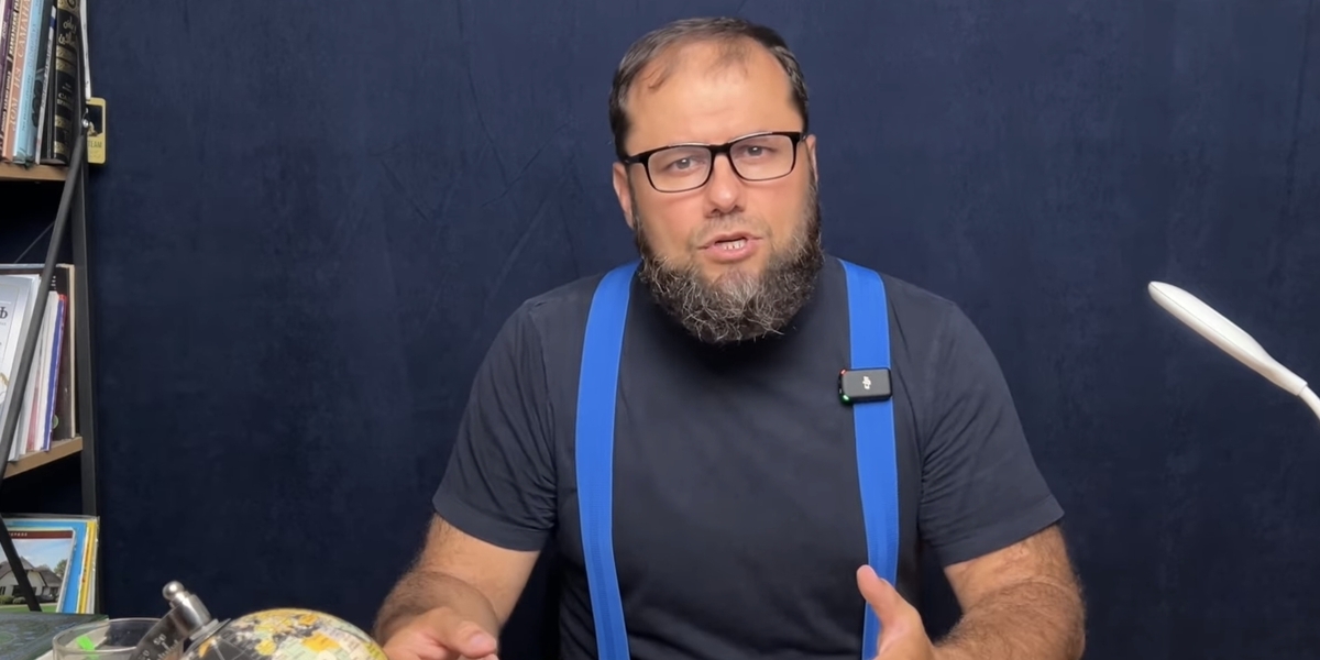 Абакар Аьакаров. Кадр видеотрансляции на YouTube.