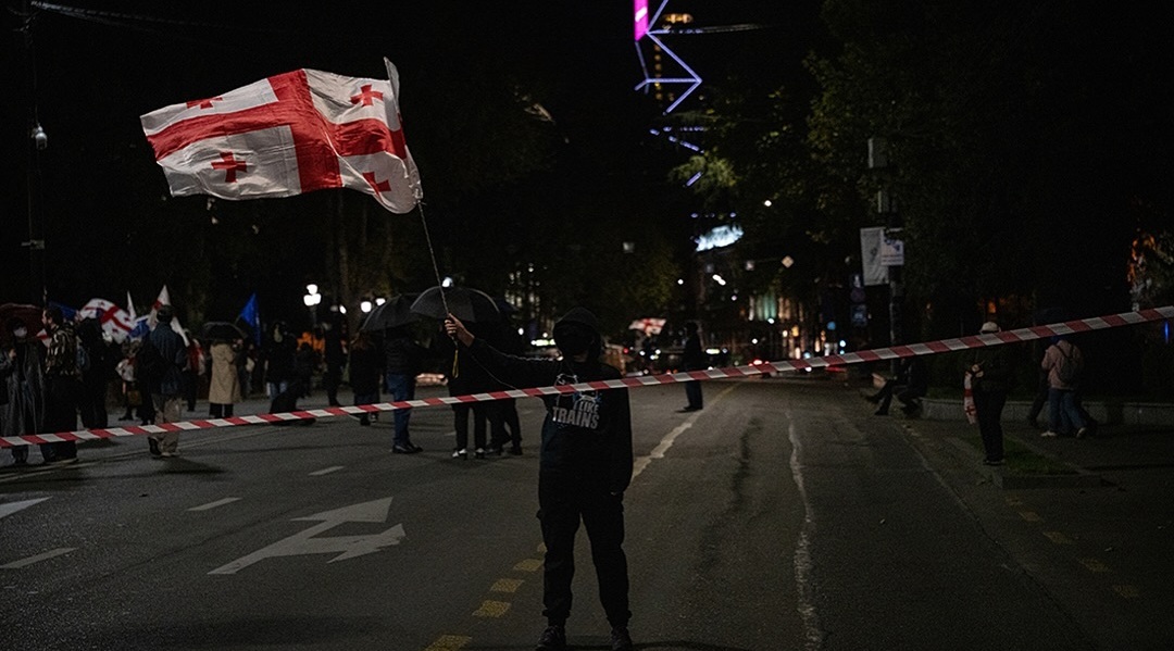 Протест на проспекте Руставели. Фото: Aleksandre Keshelashvili / Publika Протест на проспекте Руставели. Фото: Aleksandre Keshelashvili / Publika