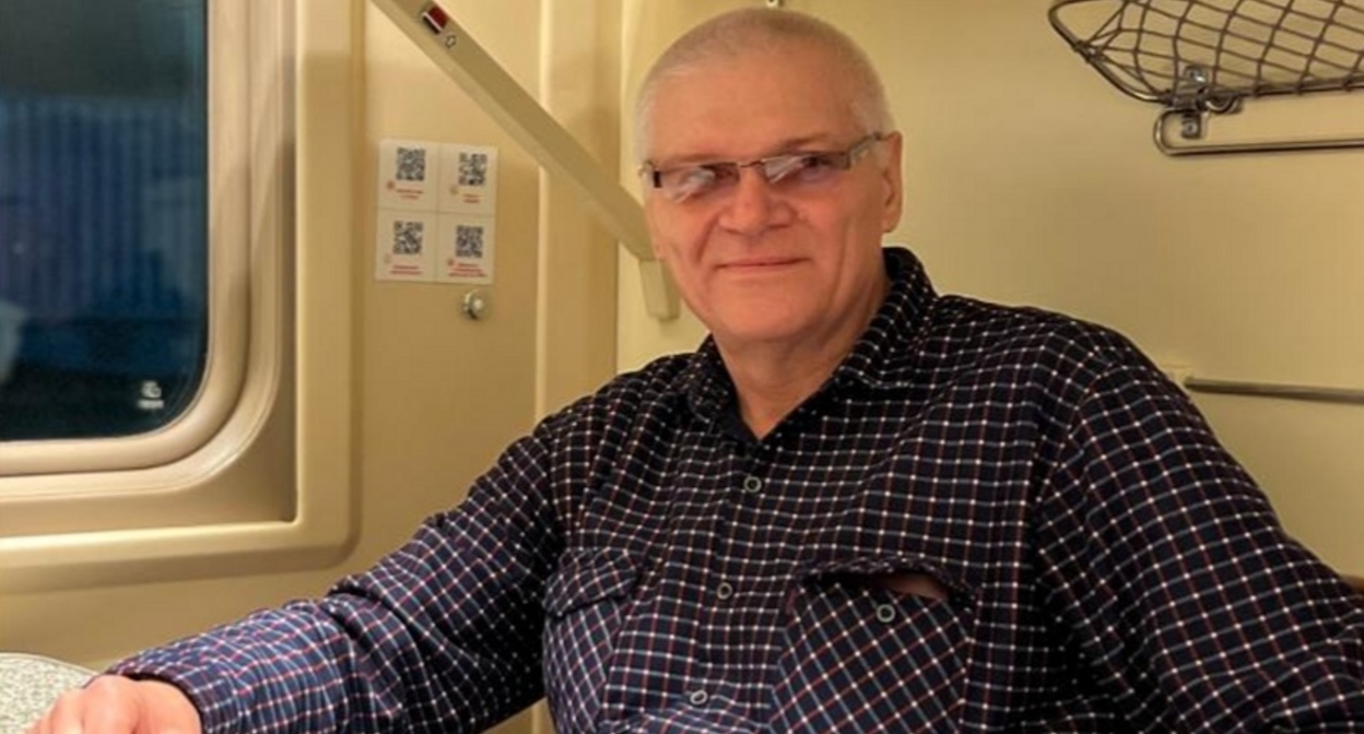 Олег Шидловский после освобождения из колонии. Ноябрь 2025 года. Фото с сайта, освещающего ситуацию с преследованием Свидетелей Иеговы в России (396 российских организаций Свидетелей Иеговы признаны экстремистскими, их деятельность в России запрещена по решению суда).