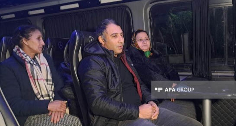 Азербайджанские переселенцы. 17 декабря 2025 года. Фото: АПА https://ru.apa.az/sotsium/v-gorod-lacin-posyolki-gadrut-i-gyrmyzy-bazar-xodzavendskogo-raiona-a-takze-v-selo-xydyrly-agdamskogo-raiona-otpravleny-ocerednye-gruppy-pereselencev-630496