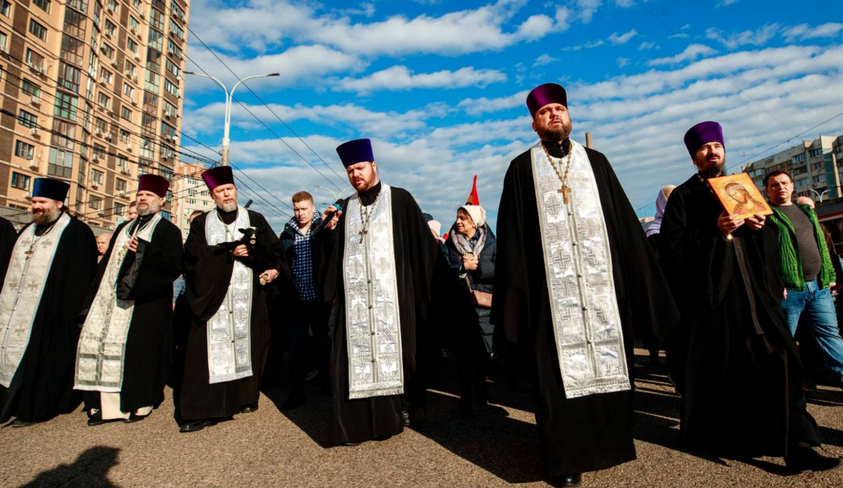 Крестный ход в Юбилейном микрорайоне Краснодара. Скриншот фото из Telegram-канала администрации города от 07.01.26, https://t.me/krdru/48685 Крестный ход в Юбилейном микрорайоне Краснодара. Скриншот фото из Telegram-канала администрации города от 07.01.26, https://t.me/krdru/48685