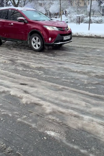 В Краснодаре на улицах нет снегоуборочной техники. Красный темник (Александр Сафронов)/Telegram-канал В Краснодаре на улицах нет снегоуборочной техники. Красный темник (Александр Сафронов)/Telegram-канал