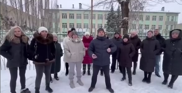 Кадр видеообращения родителей детей в Волжском. Фото: "Типичный Волжский" / Telegram-канал