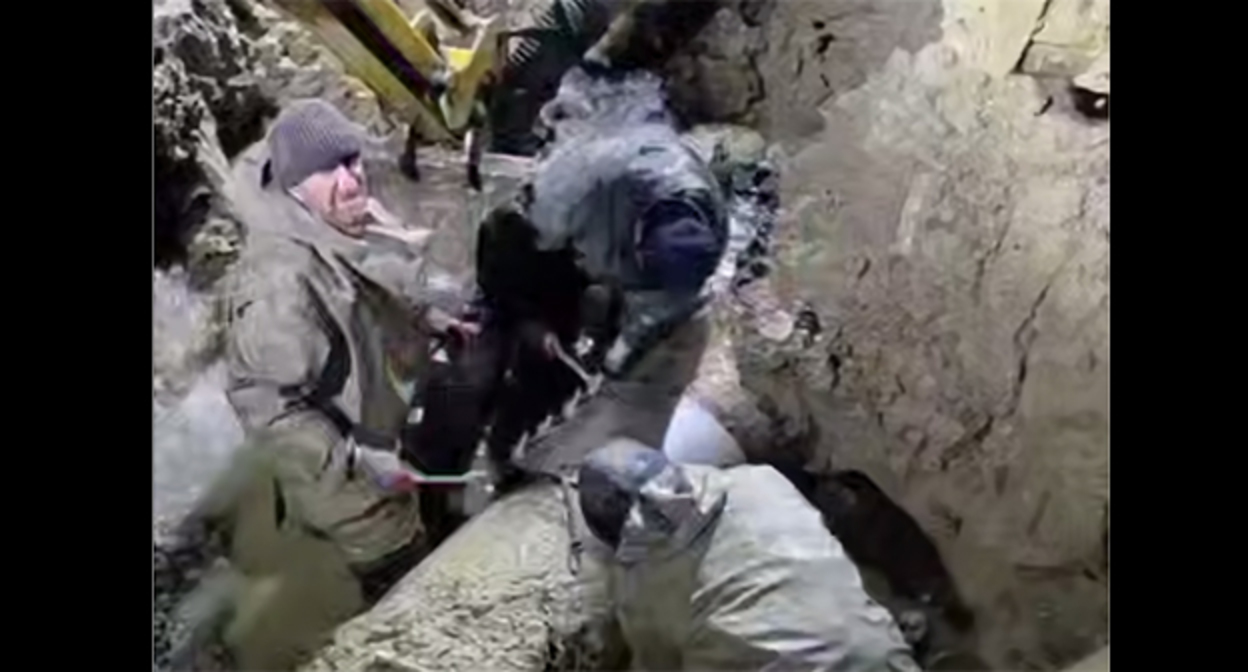 Устранение последствий аварии на водоводе в Махачкале. 27 января 2026 г. Скриншот видео https://t.me/EordOperator/2286