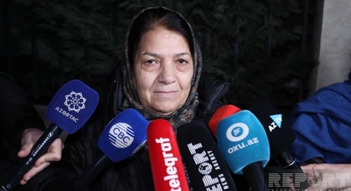 Сония Сулейманова. Фото: Report https://report.az/ru/vnutrennyaya-politika/zhitelnica-horovlu-my-33-goda-s-toskoj-zhdali-vozvrasheniya-v-rodnye-kraya