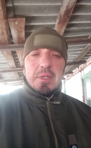 Кадр видеообращение военного на СВО к президенту РФ и главе Дагестана Сергею Меликову. Фото: Тут Дагестан / Telegram-канал Кадр видеообращение военного на СВО к президенту РФ и главе Дагестана Сергею Меликову. Фото: Тут Дагестан / Telegram-канал