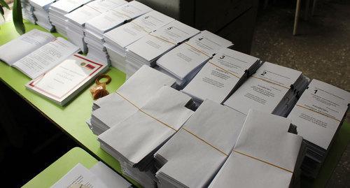 Бюллетени на избирательном участке в Ереване. 9 декабря 2018 года. Фото Тиграна Петросяна для "Кавказского узла" Бюллетени на избирательном участке в Ереване. 9 декабря 2018 года. Фото Тиграна Петросяна для "Кавказского узла"