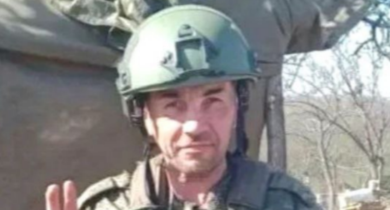 Ильдар Баткаев. Скриншот фото из Telegram-канала администрации Икрянинского района от 05.02.26, https://t.me/ikradm/12760.