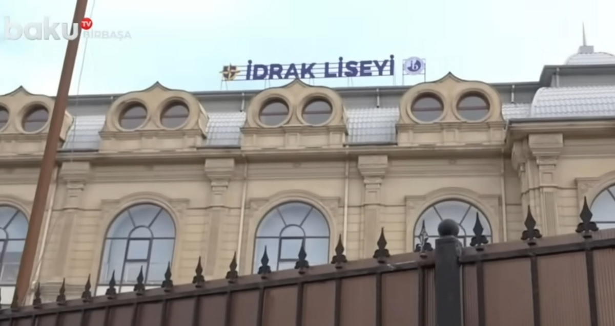 Здание лицея, в котором произошла стрельба. Кадр видео Baku TV https://www.youtube.com/watch?v=2L8dZ-wz1mw