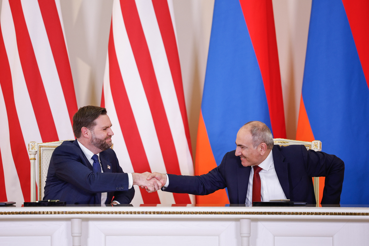 Джей Ди Вэнс и Никол Пашинян. Источник: primeminister.am/ Джей Ди Вэнс и Никол Пашинян. Источник: primeminister.am/