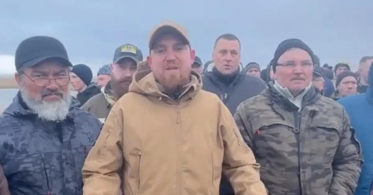 Кадр жители Ейского раиона на Кубани просят помочь власти обратить внимание на замор рыбы. Фото: Барахолка Ейск / Telegram-канал