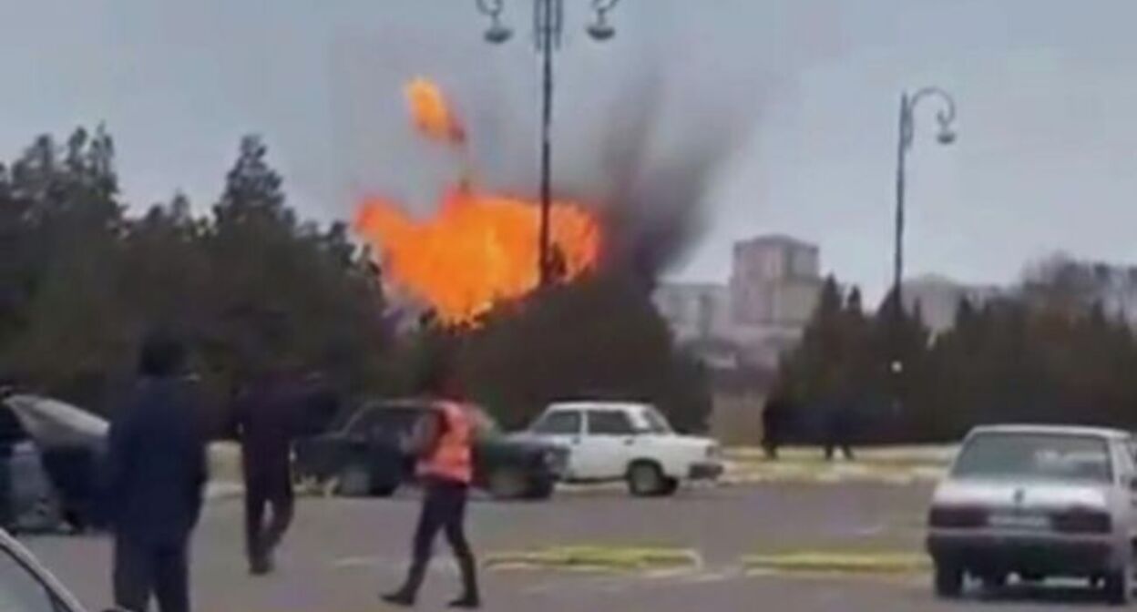 Атака дронов по Нахичеванской автономной республике. 5 марта 2026 г. Фото: https://eadaily.com/ru/news/2026/03/05/iranskie-drony-doleteli-do-nahichevani-v-aeroportu-vzryvy-i-pozhar