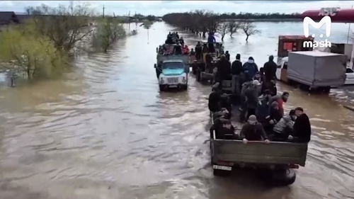 Кадр 28 марта в связи с наводнением в Дагестане был введен режим повышенной готовности. Фото: Mash / Telegram-канал