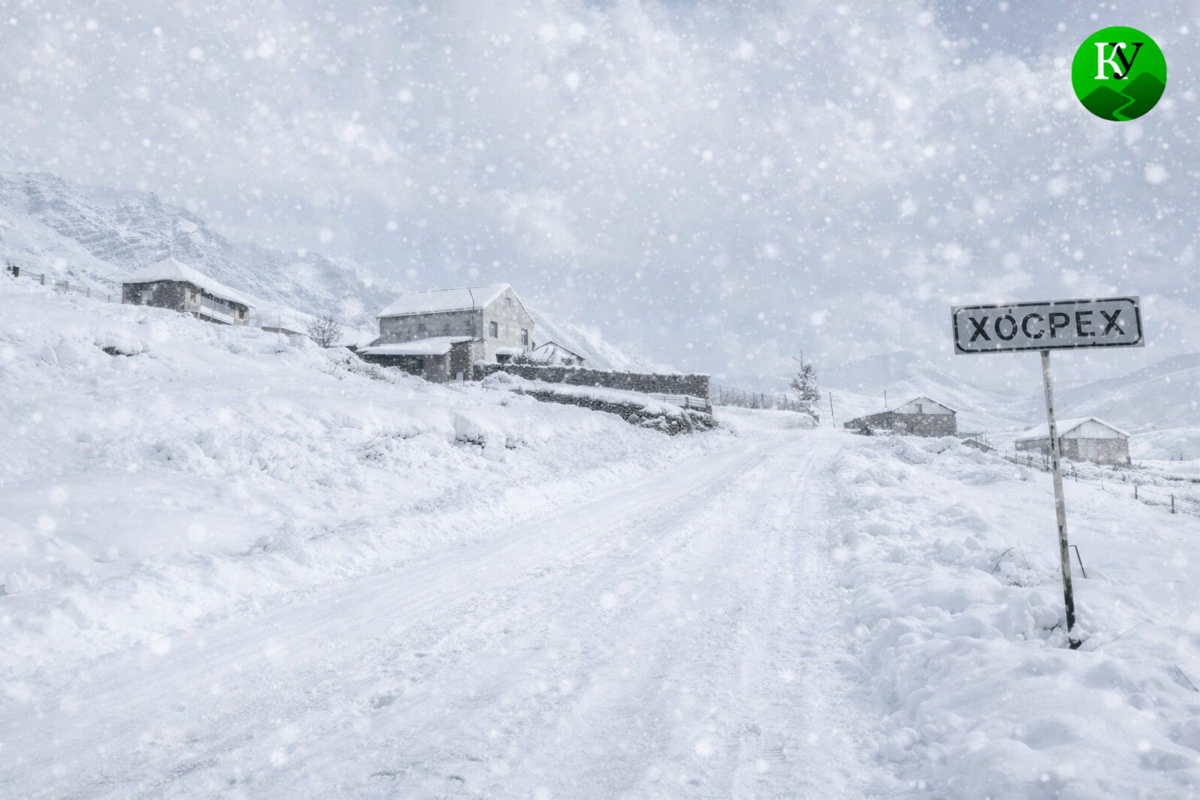 Снегопад в селе Хосрех. Иллюстрация создана "Кавказским узлом" с помощью ИИ в программе Copilot. Снегопад в селе Хосрех. Иллюстрация создана "Кавказским узлом" с помощью ИИ в программе Copilot.