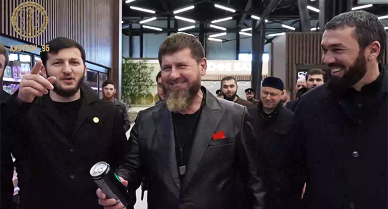 Рамзан Кадыров во время открытия современного гипермаркета «ВкусДом» в городе Грозном. 15 апреля 2026 г. Скриншот видео https://t.me/RKadyrov_95/6510