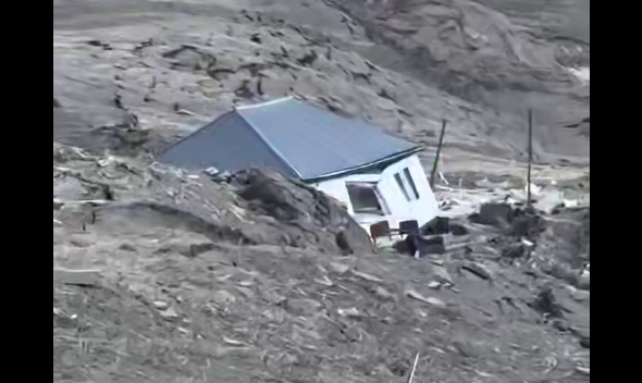 Одно из разрушенных зданий в Кули. Стоп-кадр видео "Тут Дагестан" от 26.04.26, https://t.me/tutdagestan_05/20244