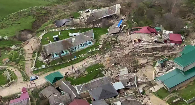Последствия оползня в селе Дагестана. Фото: Риа Дагестанhttps://riadagestan.ru/