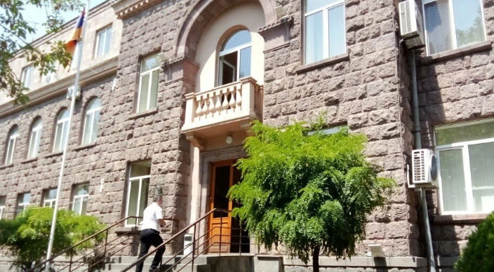 Центризбирком Армении. Скриншот фото https://politik.am/am/kyh-n-patrastvum-e-hertakan-yntrutyunnerin-vahagn-hovakimyan?utm_medium=organic&utm_source=yandexsmartcamera