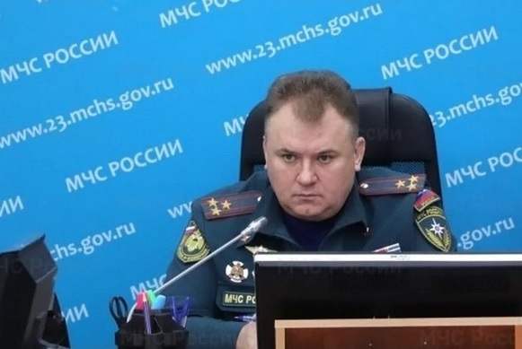 Сергей Симоненко в период работы в МЧС. 2007 год. Фото с сайта ГУ МЧС по Краснодарскому краю Сергей Симоненко в период работы в МЧС. 2007 год. Фото с сайта ГУ МЧС по Краснодарскому краю