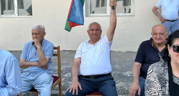 Переселившимся семья вручили ключи от квартир в Ханкенди. 19 июня 2026 г. Фото: http://armiya.az/