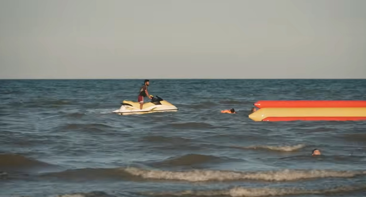 Каспийское море. Кадр из видео https://www.youtube.com/watch?v=8l6WFnMjA3k Каспийское море. Кадр из видео https://www.youtube.com/watch?v=8l6WFnMjA3k
