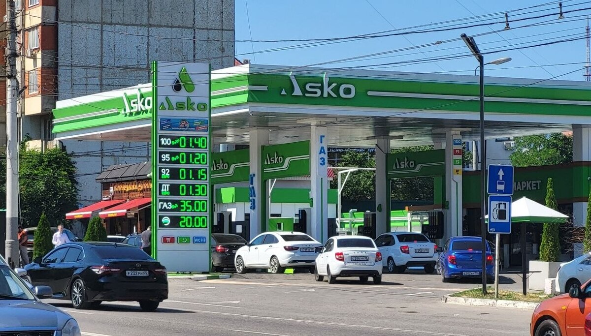 Цена бензина на АЗС "Аско" повысилась на 10 рублей между 8 и 10 июля. Фото корреспондента "Кавказского узла". Цена бензина на АЗС "Аско" повысилась на 10 рублей между 8 и 10 июля. Фото корреспондента "Кавказского узла".
