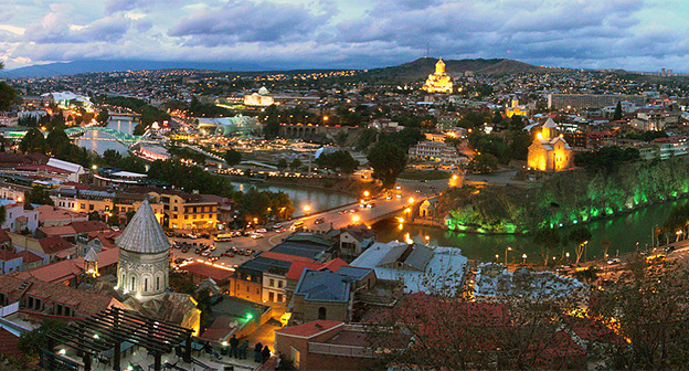 Тбилиси. Фото: Omicroñ'R. https://ru.wikipedia.org/