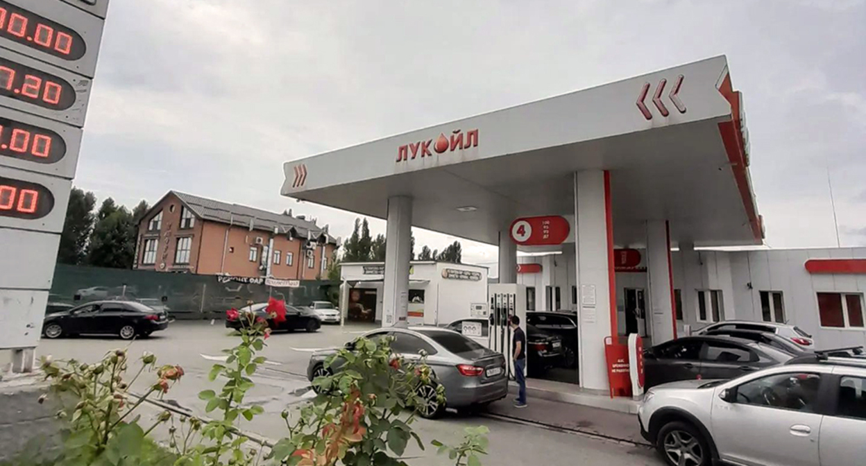 АЗС в Нальчике. Фото "Кавказского узла" АЗС в Нальчике. Фото "Кавказского узла"