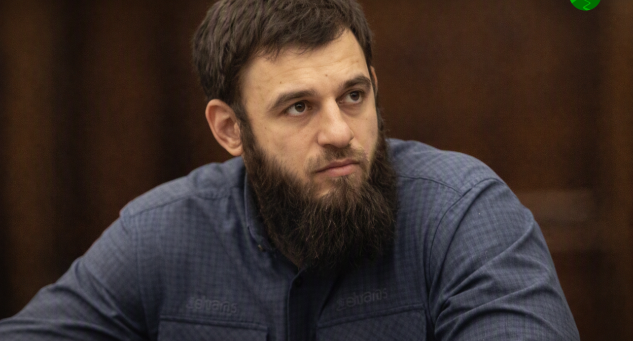 Якуб (Ибрагим) Закриев. Фото: chechnya.gov.ru. Иллюстрация создана «Кавказским узлом» с помощью ИИ в программе Copilot Якуб (Ибрагим) Закриев. Фото: chechnya.gov.ru. Иллюстрация создана «Кавказским узлом» с помощью ИИ в программе Copilot