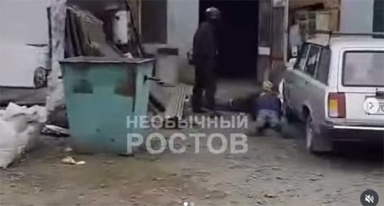 Задержание подозреваемых. 2 октября 2026 г. Скриншот видео https://www.instagram.com/p/Dd_fqxfj_ID/?img_index=1 принадлежит компании Meta деятельность которой запрещена в России Задержание подозреваемых. 2 октября 2026 г. Скриншот видео https://www.instagram.com/p/Dd_fqxfj_ID/?img_index=1 принадлежит компании Meta деятельность которой запрещена в России