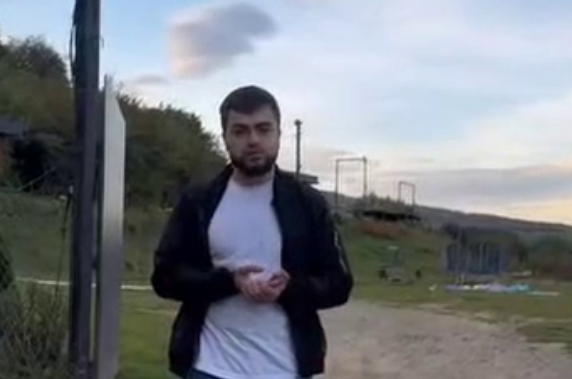 Зейнудин Казиев. Стоп-кадр видео от 18.10.26, https://t.me/KhadulaevShamil/18149 Зейнудин Казиев. Стоп-кадр видео от 18.10.26, https://t.me/KhadulaevShamil/18149
