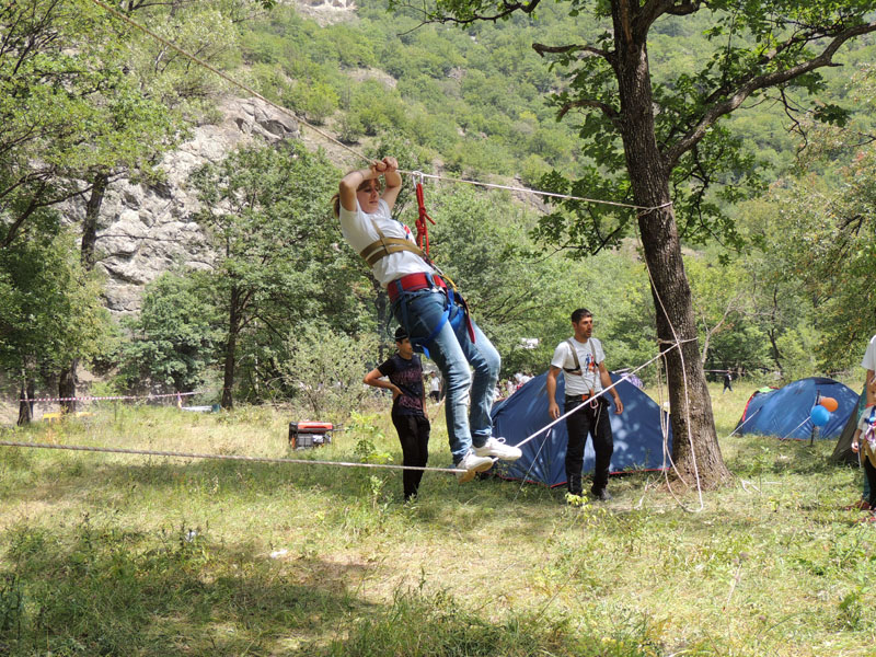 Семья Каграманянов из Степанакерта. Препятствие Параллельная переправа. Семья Каграманянов из Степанакерта. Препятствие Параллельная переправа.
