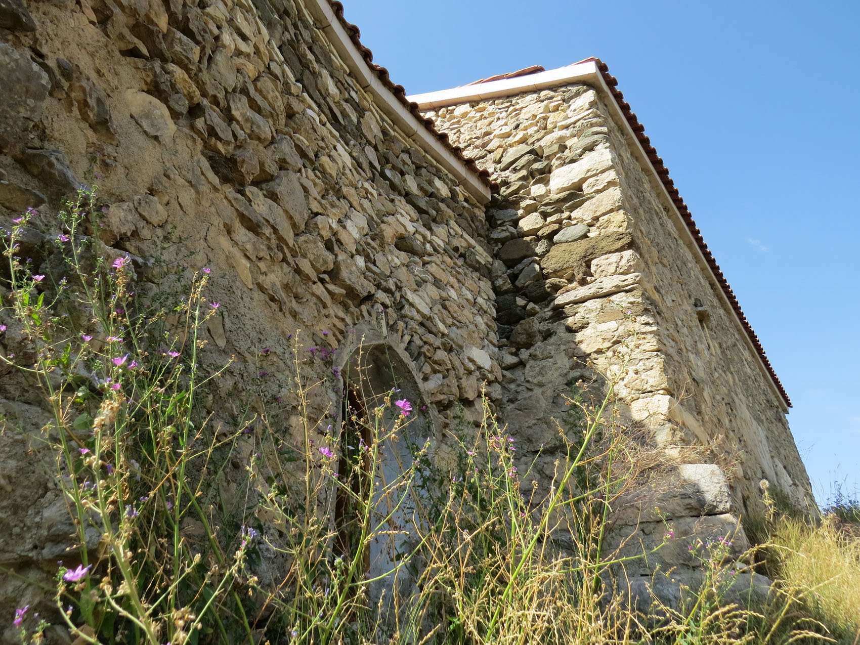 Северная сторона монастыря  «Пустынь Кусаноц».