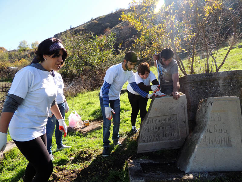 Потом начали по милиметру, по сантиметру подтягивать второй кусок... Потом начали по милиметру, по сантиметру подтягивать второй кусок...