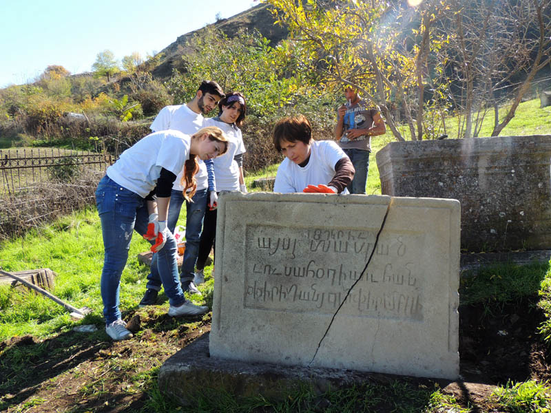 Подтянули и второй кусок. Подтянули и второй кусок.